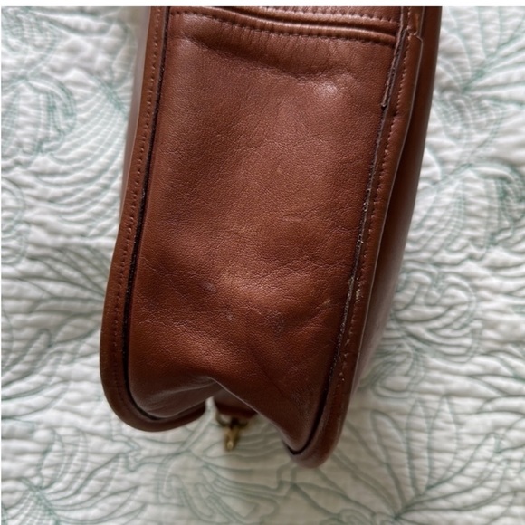 Coach • Vintage English Saddle Crossbody Bag - Picture 9 of 12